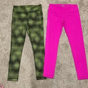 Womens set of 2 colorful leggings.